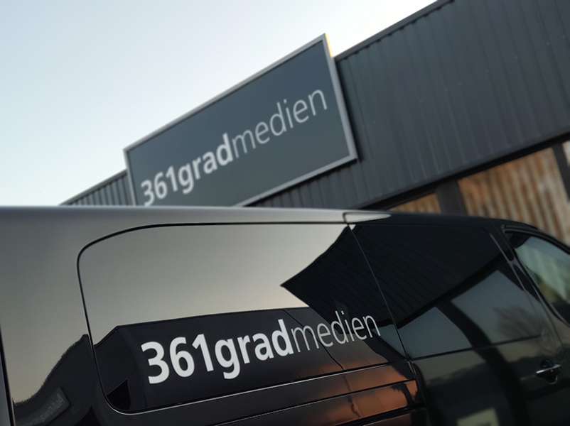 Werbetechnik 361gradmedien Schriftzug Fahrzeugbeschriftung Bulli 361gradmedien - Corporate Design